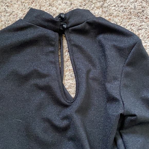 Black fitted dress with caged neck - Picture 3 of 3